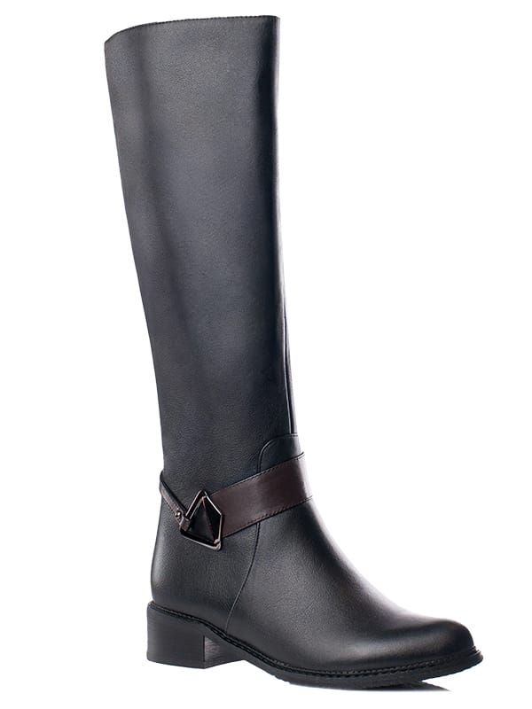 footwear-2-after long boot retouching by expertretouch